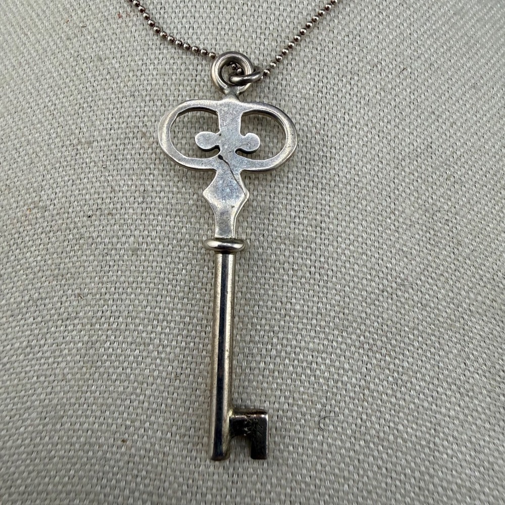 Sterling Silver Skeleton Key Necklace Signed MD28V 20"